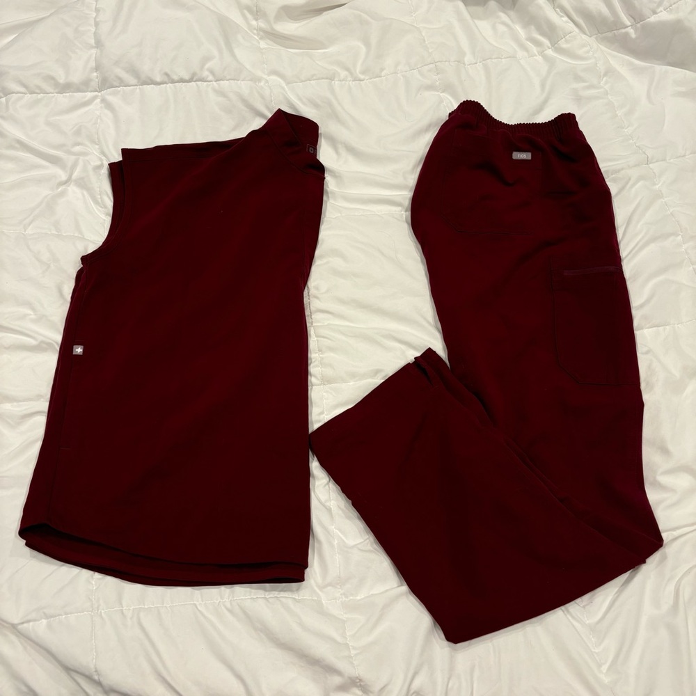 Burgundy Rafaela top in XL and burgundy Zamora XL/Tall.